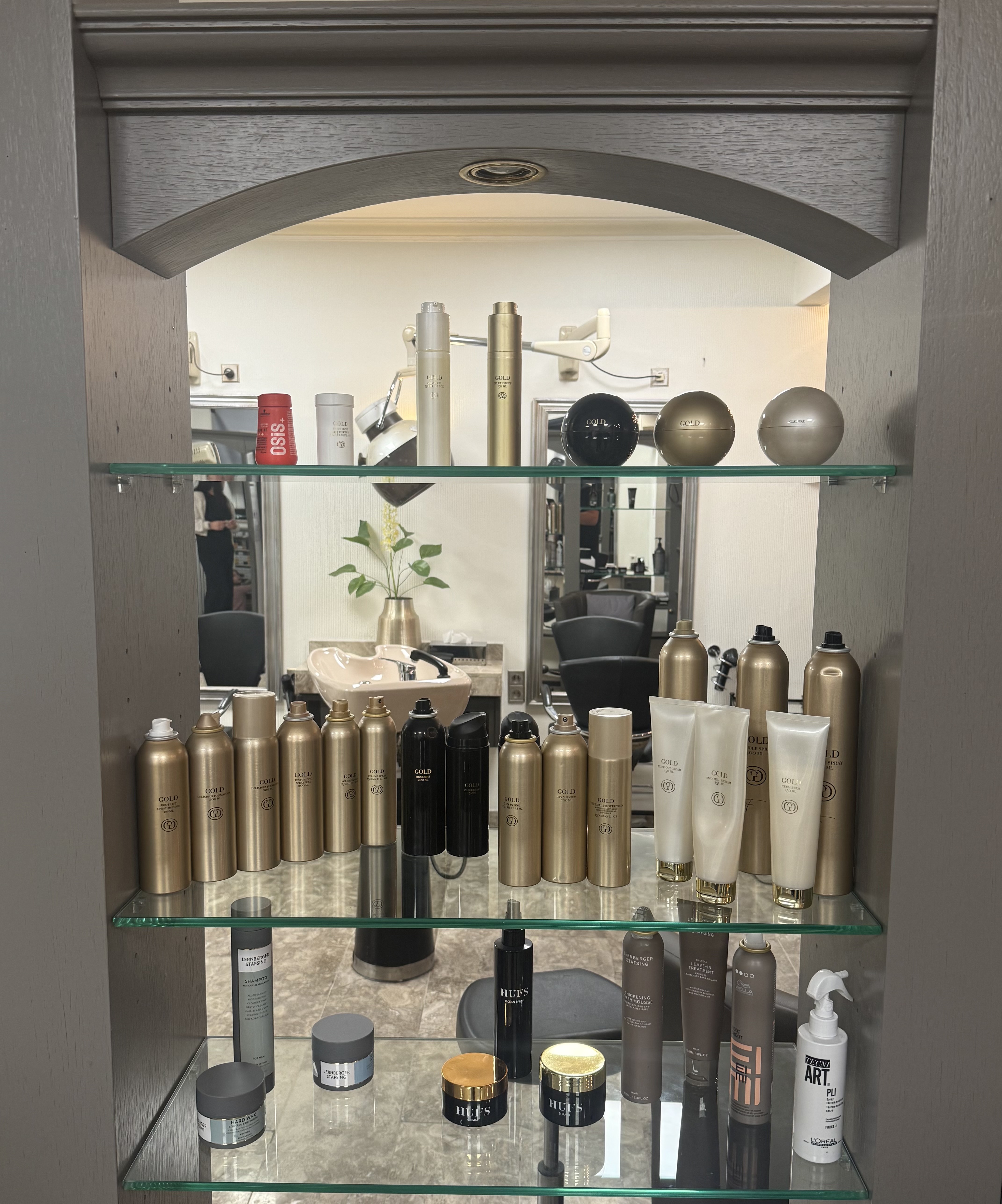 Friseurprodukte im Regal